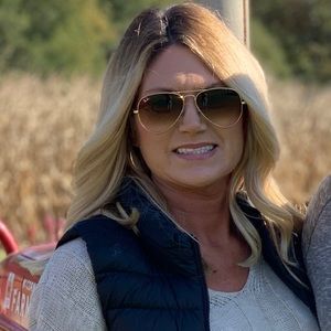 Meet your Posher, April